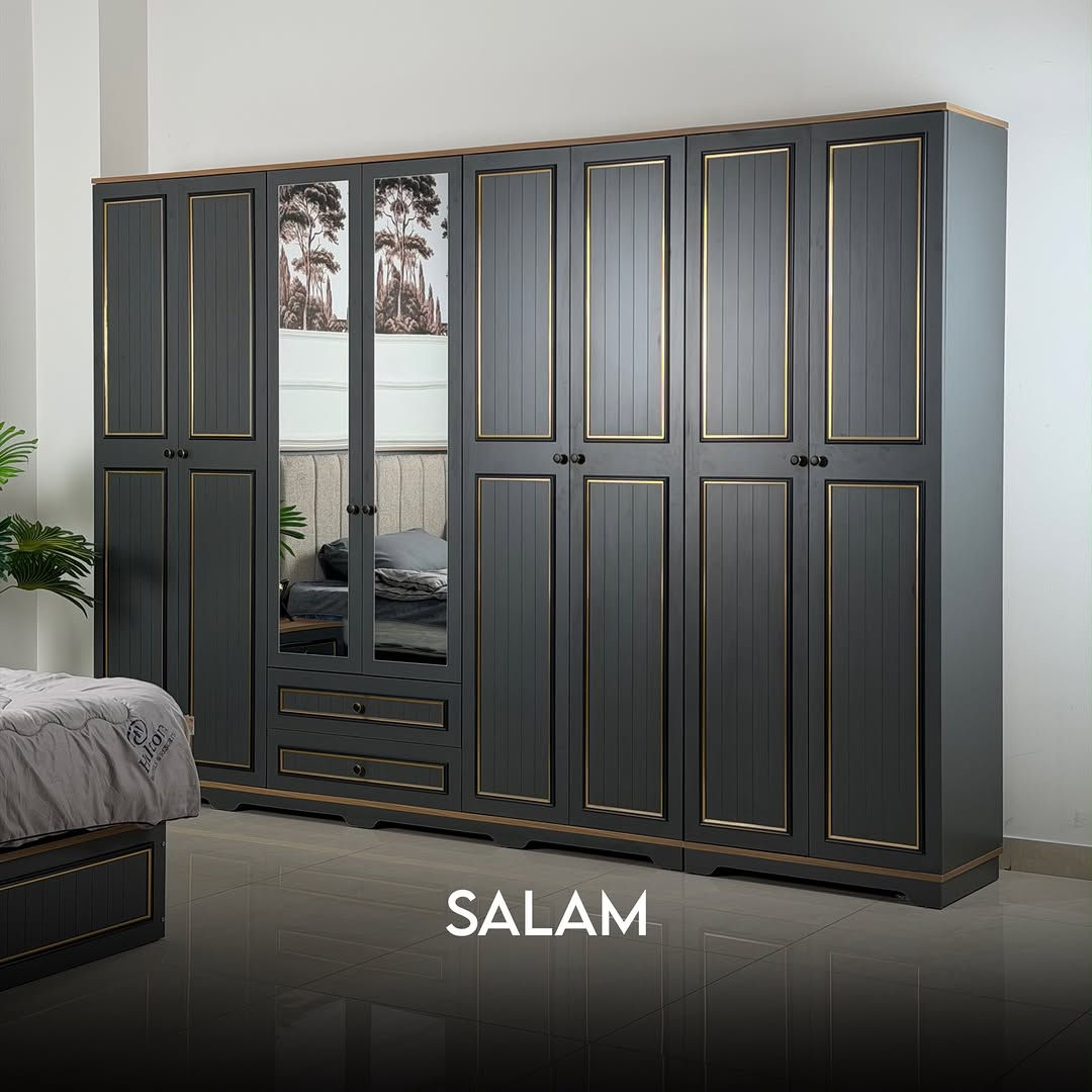 

نص مكتوب في الصور:
- SALAM