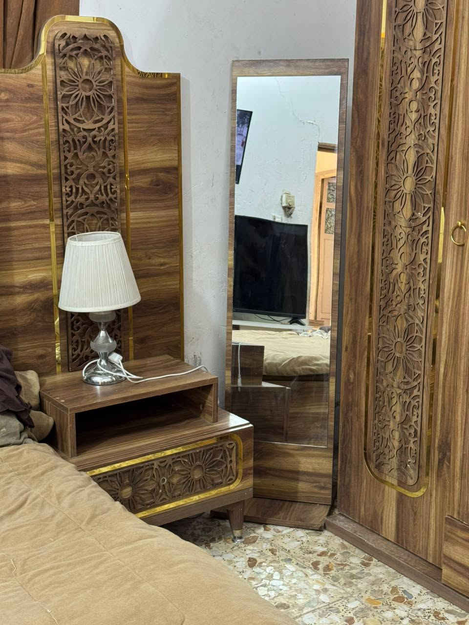 غرفه نظام ابواب 6 باب تركي نظيفه بدون ضرر السعر 750 وبيه مجال قليل مكان بابل قرب العاب المدهش م ***********
