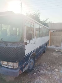 كوستر للبيع ٣ونص وبيها مجال مكينة جديدة بعدها على سحك ومگاني بلحلة  رق...