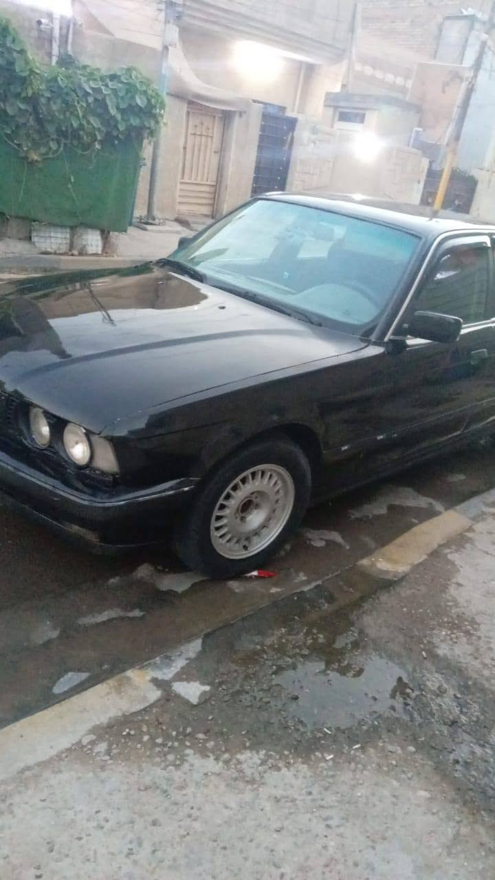 مكلف بالنشر الاتصال على صاحب السياره *********** مكان السياره بغداد الغزالية BM 1993  السعر 48 وبيه مجال 
مصبوغه عام جماليه بيه فقط بارد كير محرك صدر جديد محرك 6 سلندر مفتوح

