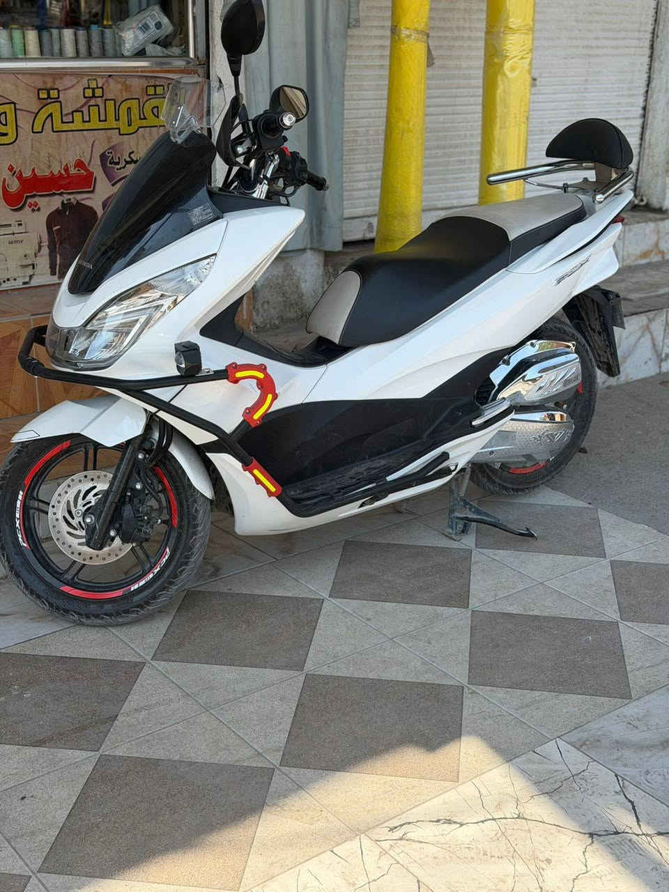 Pcx جيل الثاني
للبيع السعر 21 بيها مجال 
ماشيه 16 الف
اينقص ما بيها جيب فيتر افحص
ديالى  بعقوبة فلكت لامين 
***********
