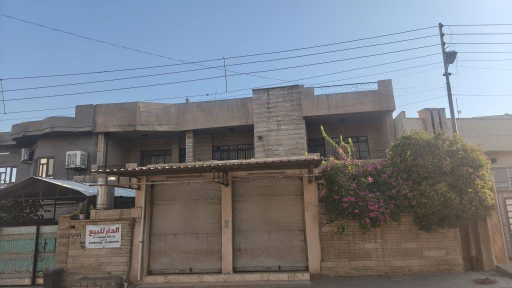 السلام عليكم بيت للبيع وكذلك صالح  للسكن  المساحة ٣٢٠ الواجهة ١٥  للاستفسار التواصل على الارقام ***********
***********
الموقع موصل الايسر حي الوحدة موصل, نينوى
