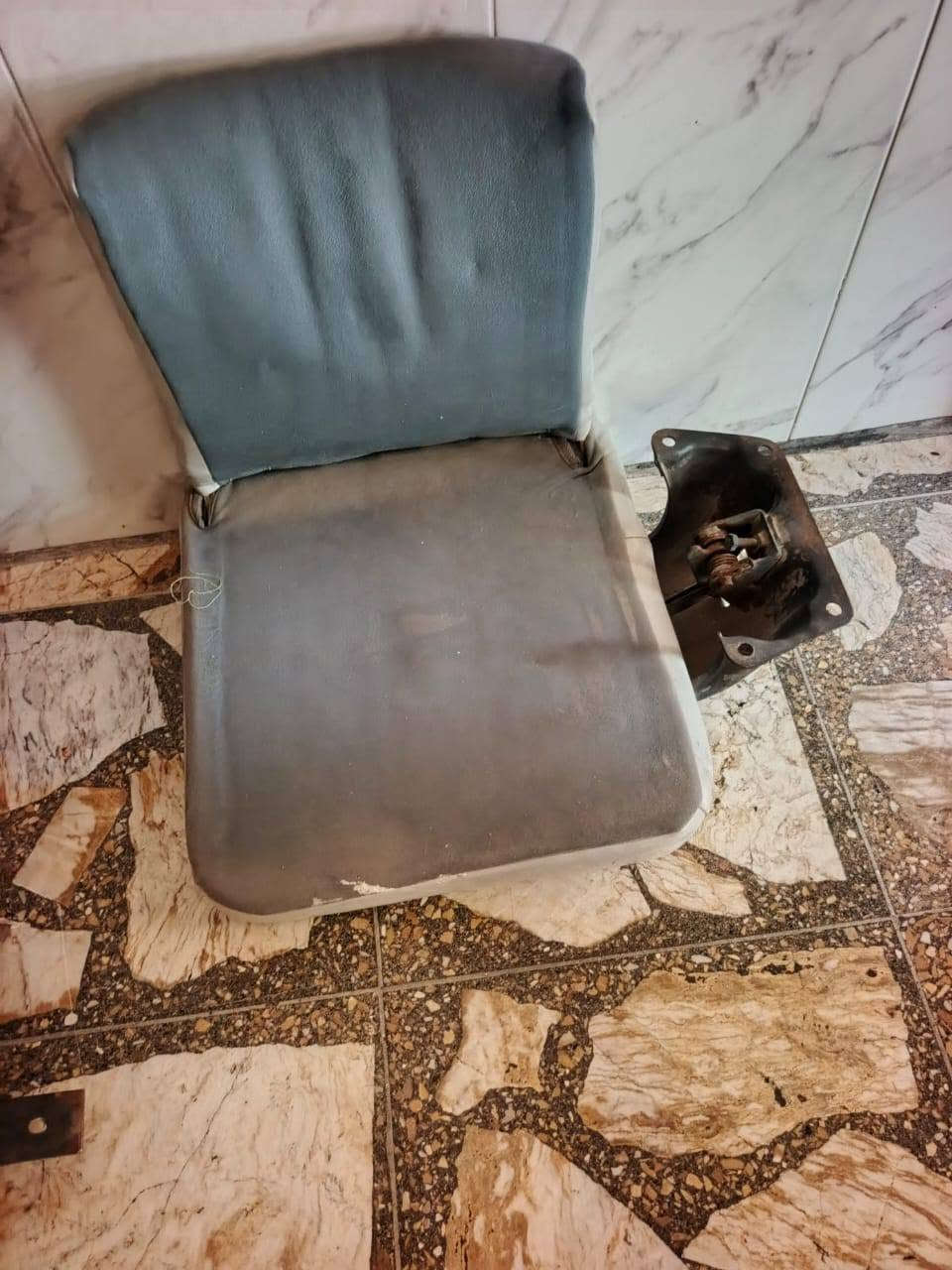 كشنات نيسان للبيع عدد 3قلابات   يرهمن جنبي هايسا اليم الباب السلايت***********
