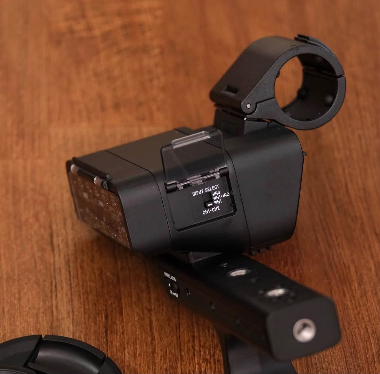 Handle XLR Fx3-Fx30 
للبيع السعر 250 الف نهائياً مامستخدم
***********
