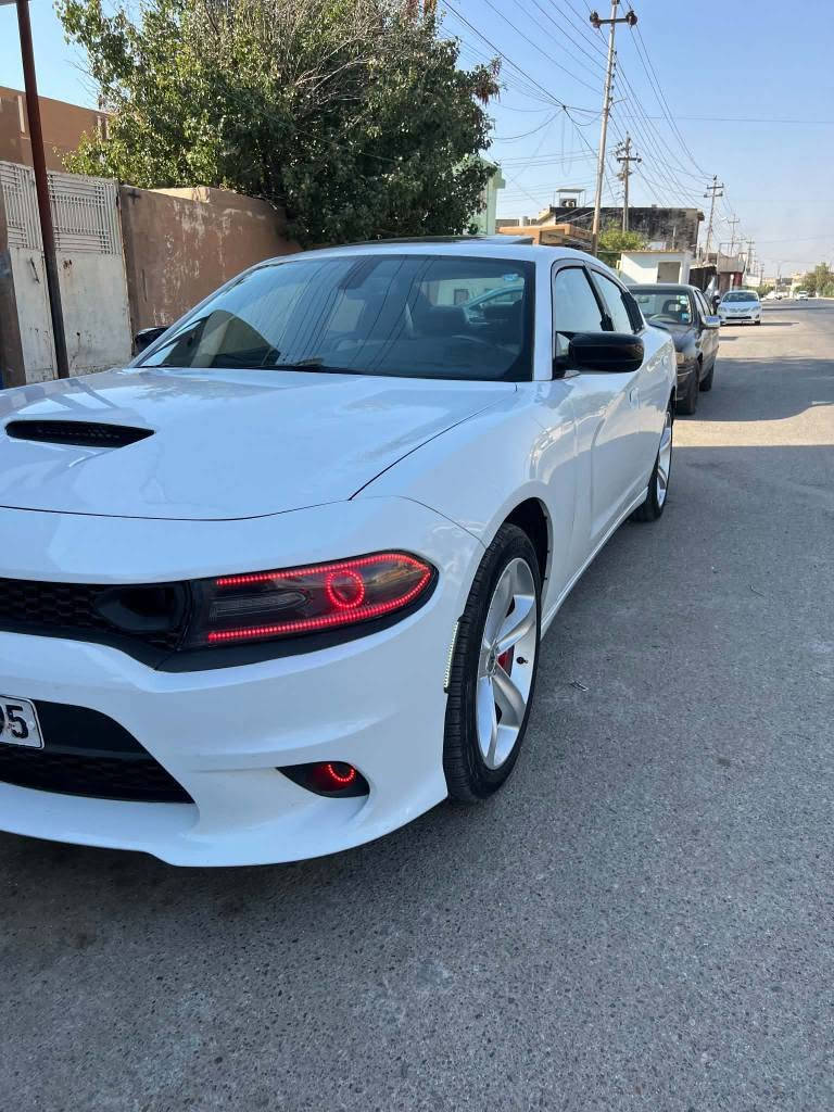 السلام عليكم
جارجر 2018 sxt plus
فول السياره فتحه كشن تدفة تبريد جلد ابيض
ماشيه 80 مايل 
سنويه 2027
داخله كلين هنا صاير بيه
تبديل جامرلغ سكن بلاد مع صبغ قاعدة الدبل
جامرلغ السكن بي شبر صبغ
باب سايق باب سكن معيرات فقط
منظومة جكات عليه
دبات ع ريمونت
سقف روزرايز
دركة رياضي،*********** كركوك, العراق
