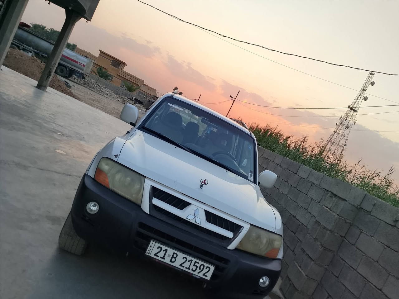 السلام عليكم باجيرو للبيع موديل 2006 سياره بلاديه سنويه 29 العنوان جسر ديالى الجديد***********/***********
