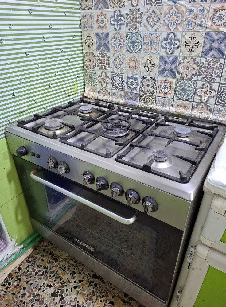 طباخ خمس عيون للبيع نظيف وشغال مابي اي نقص السعر ١٧٥ الف وبي مجال *********** كربلاء, العراق
