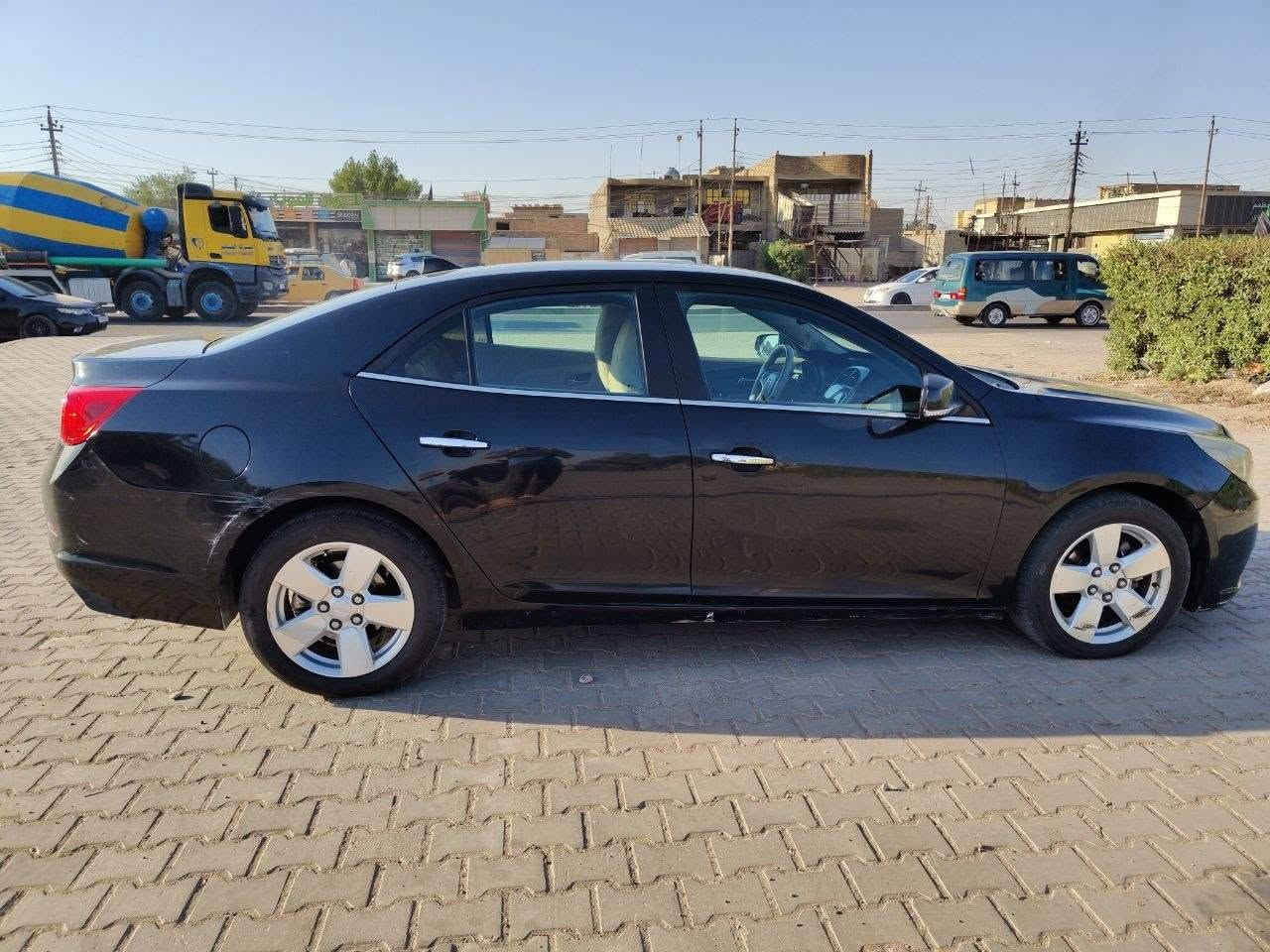 السلام عليكم،
ماليبو خليجي 2014 LT ،
مكينة 2.400   
رقم دهوك ،
شادلهة مكينة جديدة قبل شهر   
باتري جديد ، 
حدادية جديدة ،
السيارة بيهة قطعة صبغ وقطعة بارد ،
السعر 90 
***********
