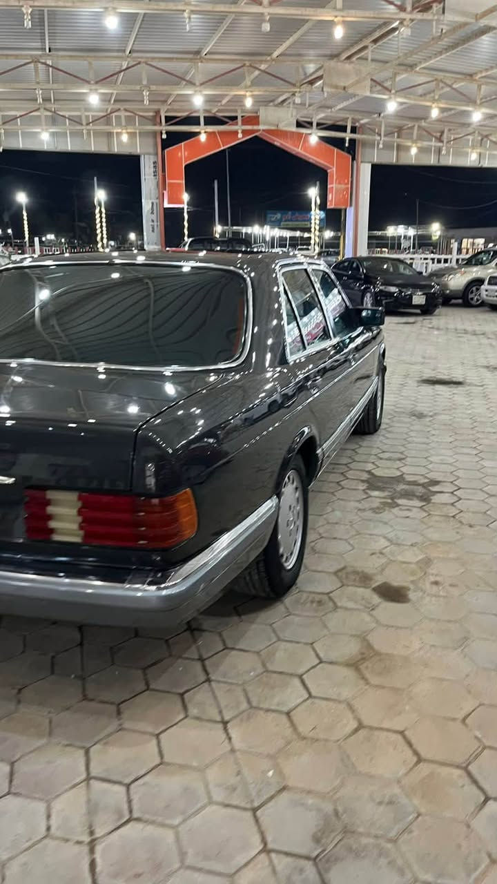 سلام عليكم مارسدس رئاسي 
موديل 1990سياره جاهزه 
علا حبايه ونص 
تخم تاير 
تبريد ويه سويج شرط ثلج
مكينه كارتون عنكبوت 
كير كفاله 
حداديه جديده 
غرفته 70بل 100
كهربائيات كلها عل بلاد 
زنون ناصي عالي 
رقم بغداد تحويل ثاني يوم 
سياره استخدام شخصي 
وبيه شلعه اله تشك الكاع 
مصبوغه عام جماليه فقط لا ضربه ولا اي شي بيها 
سعره 75وبيها مجال لشراي 
وتساب ***********
اتصال ***********
مكاني البصره شط العرب 
الي يكول سعرك هواي خل يشوف خواتها بيش وتالي يخابرني

