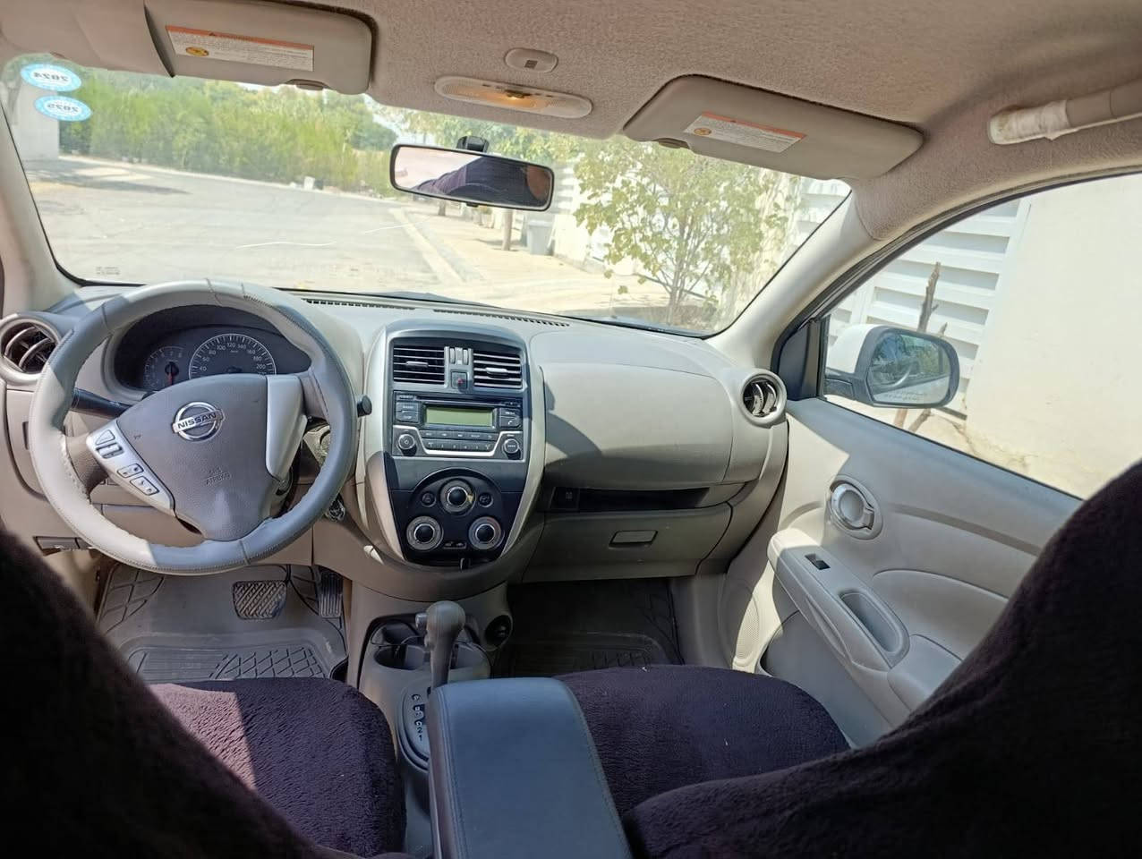 نيسان سني هندي موديل ٢٠١٦ يدات نيكل دبل كيج كير محرك مكفول مامفتوح قطعتين وشويه صبغ بد دواخل سونر موجود صدر كوله جديد تبريد شغال رقم سنويه جديد السعر ٨٥ وبي مجال مكان سياره كلار ***********
