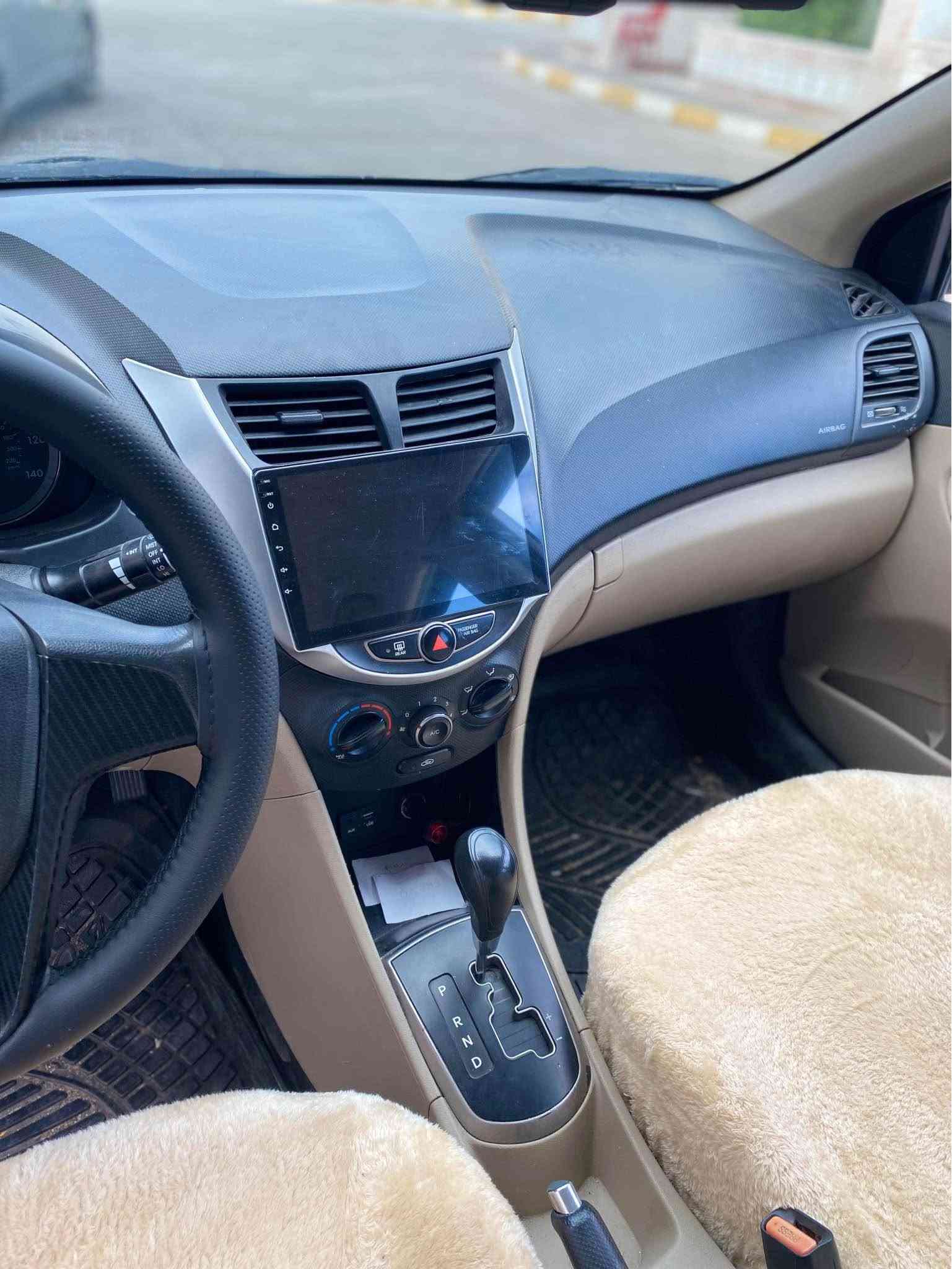 Hyundai,Accent
موديل,2017 سيارة صفحة صبغ وبولند صورة حادث موجود. بدون دواخل بدون اربك. ماشي ١٣٢الف 
گيرمحرك مامفتوح شرط. 
سياره هزه سنوية كولو جديد تحويل شرط 
سيارة موجود عقرة. سعر80ورقة مجال 
رقم واتساب.***********
رقم. زين.*********** اكر, نينوى
