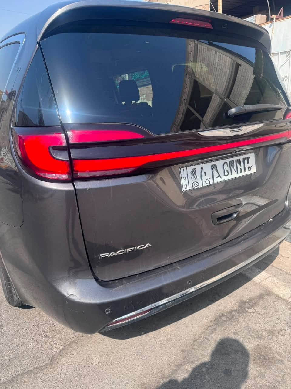 Chrysler Pacifica Touring L. 2023

🔴باسيفيكا 2023 

المواصفات : 

المحرك: 3.6L V6

الكير: أوتوماتيك 9 سرعات 

 الفئة: Touring L.

اللون الخارجي:رصاصي

اللون الداخلي : جلد أسود مع تطعيمات بيجي

مقاعد  خلفية منفصلة VIP

كنترول تبريد خلفي منفصل

خزن ميموري لكرسي السائق

اشاير مري

رادار جانبي نقطة عمياء 

تحديد مسار

سستم صوت متكامل HarmanKardon

شاشة Uconnect كبيرة 10.1 إنچ

‏Apple CarPlay + Android Auto

 دخول وتشغيل ذكي

تشغيل عن بُعد

أبواب جانبية كهربائية

باب خلفي كهربائي

كاميرا خلفية + حساسات ركن

مثبت سرعة

مرايات كهربائية

مقاعد جلد كهربائية 

إضاءة خلفية LED كاملة

نظام Stow ’n Go لطي المقاعد وتوفير مساحة تحميل كبيرة

وباقي مواصفات المعروفة

الحادث موضح بلصور فقط لا غيره

السيارة جاهزة ،حدادية جيدة جداً 
وتخم ايطارات جديد

رقم الهاتف 📞. ‭***********‬

📌 الموقع: [البصرة]

💰 السعر: [260]
