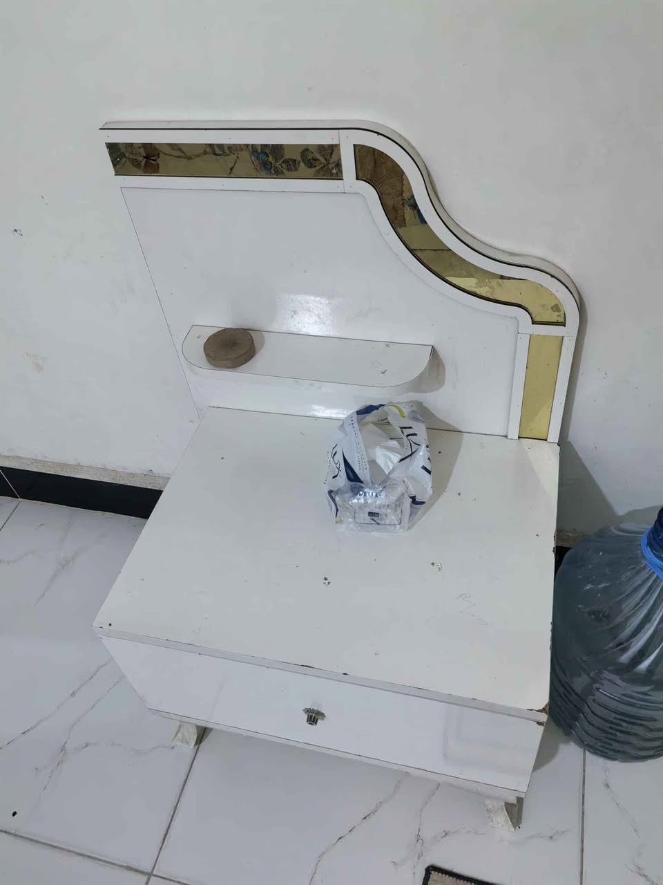غرفة نوم شبابيه نظيفه ممتازه سلايت قابله للتفاوض الاتصال على الرقم صاحب الغرفه *********** البصرة, العراق
