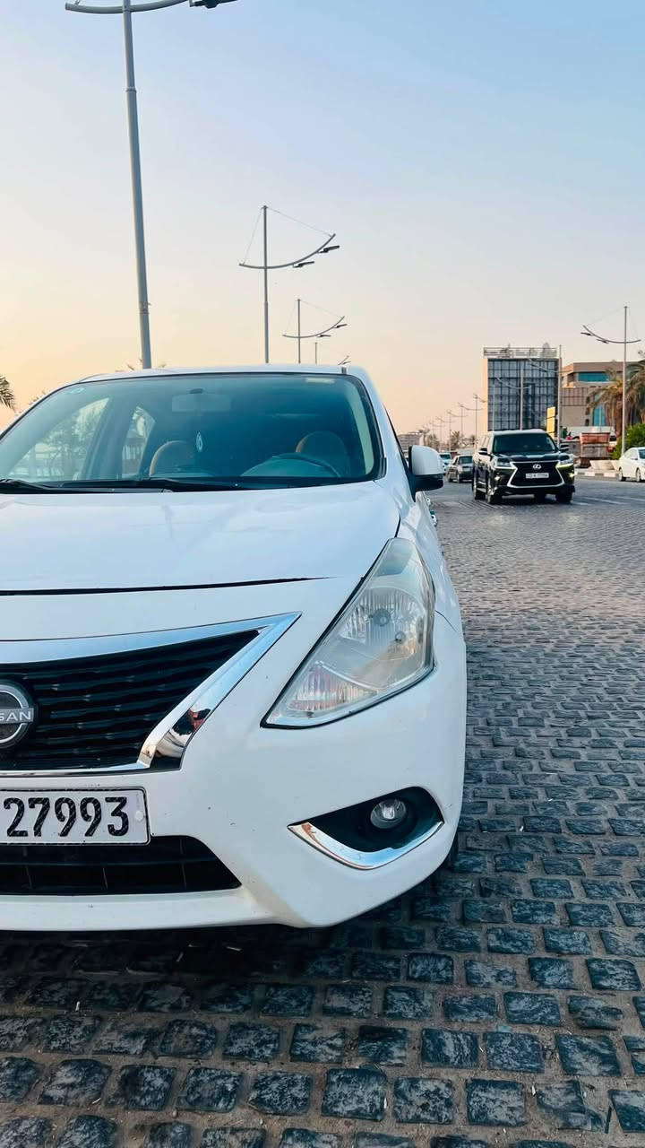 نيسان صني 2018 للبيع هندي بليته الزركه
سيارة جاهزه مابيه اي نقص
بيه بارد بل جاملغ السايق ورصعتين 
سياره تدفه تبريد خير من الله 
سياره بيها شاشه تحكم ستيرن
سياره مكفوله عده كم باردات 
سعر السياره94وبيه مجال قليل
دهن والفلتر قبل ١٥يوم بدلهن 
صدر جديد باتري جديد هزه جديده 
شرط التحويل سياره باسمي 
رقم انكليزي 
هزه كامله جديده هزته تحويل مباشر
العنوان بصره 
موبايل ***********
