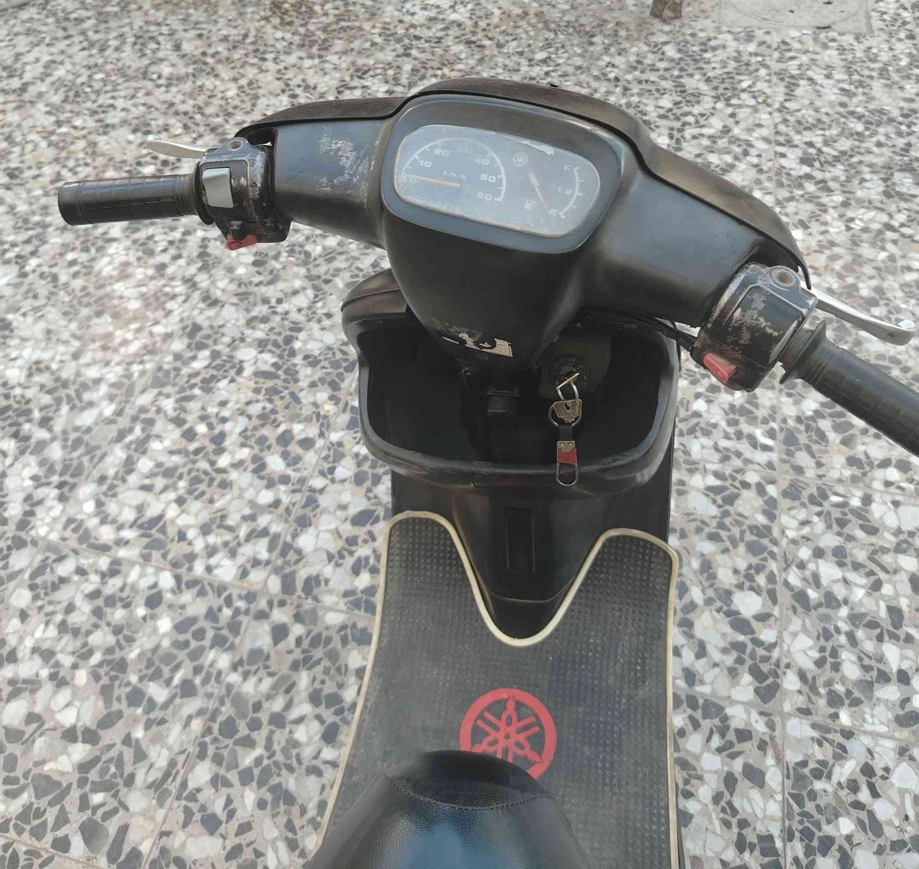 سلام عليكم دراجة بطة 2000 دبل سڪليتر للبيع السعر 350 الف وبيها مجال حق الجية
 ارقامي 🔴
👈🏻 *********** اثيـر 👉🏻
👈🏻 *********** اسيا 👉🏻
متوفر واتساب و ماسنجر
ــــــــــــــــــــــــــــــــــــــــــــــــــــــــــــــــــــــــــــــــــــــــــــــــــــ
العنوان:  كربلاء المقدسة حي عامل مقابل مول الباقر التجاري (ع) يعني السوق الاخير
ــــــــــــــــــــــــــــــــــــــــــــــــــــــــــــــــــــــــــــــــــــــــــــــــــــ
👈🏻 تفاصيل الدراجة 👉🏻
ــــــــــــــــــــــــــــــــــــــــــــــ
1. الدراجة مجفتة مرة تجفيت حراري وكالة
2. نظافة الدراجة 90٪ خارجي 80٪ داخلي
3. مكفولة كفال على الكير و الهندر 
4. مختمة ختم شركة كما موضح بصورة
5. عداد السرعة شغال و عداد البنزين شغال
6. تحتوي على 2 سويجات اساسية و احتياطي
7. قفل سكان و قفل جنطة و قفل اكسل مكفول
8.مكينة ناعمة جدا خير من الله 
9.نوقص فقط باتري
10. كلوب امامي و خلفي شغال
11. اشاير دبل امامي و خلفي شغال
12.تايرات بلادي صالنصة بلادي كلة بلادي
13. الوجه مصبوغ طافي للجمالية
ــــــــــــــــــــــــــــــــــــــــــــــــــــــــــــــــــــــــــــــــــــــــــــــــــــ
