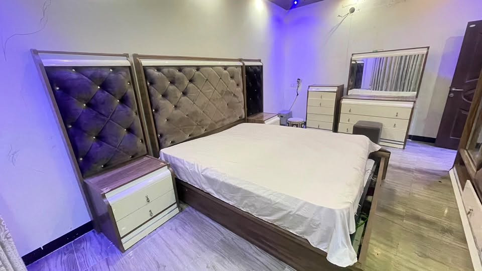 السلام عليكم غرفة تركي للبيع السعر 250 العنوان بعقوبة الوثبة عدد القطع8 نضافة الغرفة80٪؜شغالة وجديدة للاستفسار الاتصال ع الرقم***********
