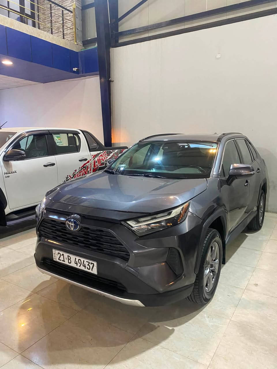 Rav4 Hybrid XLE 2023
مۆسەفات بەسمە سڵاید دەبڵ ئەکسل 

کوشین کارەبا سندوق جەگ ٥٣مایل چوە 

بیناو گرت بی ئیرابگ تەقین 

***********
