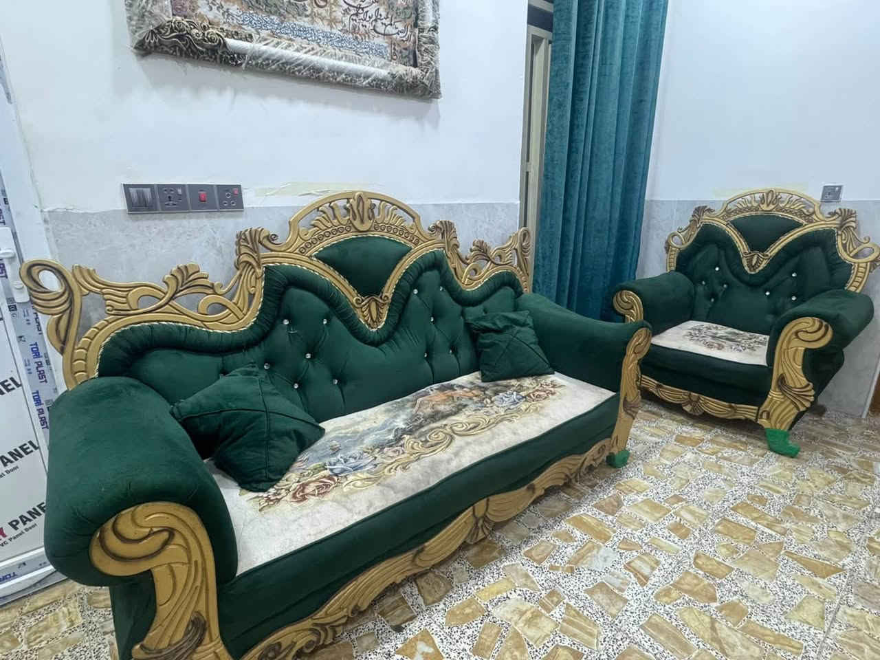 السلام عليكم تخم لبيع 6 قطع 13 مقعد 400 الف مكاني النجف حي الميلاد ***********
