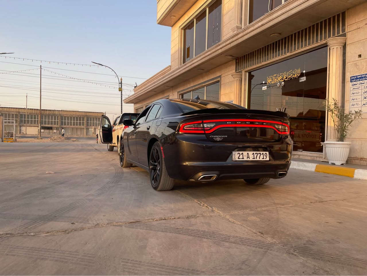 دوج جاجر 2018 SXT بلص فول مواصفات 
مكفولة كفالة عامة من كلشي 
بأسمي رقم سليمانية تحويل شرط 
تدفئة تبريد كشنات 
فتحة سقف فول موصفات 
ماشية 105 mi
سيارة جديدة استخدام شخصي 
مكاني ميسان المركز 
رقمي *********** عمارة, ميسان
