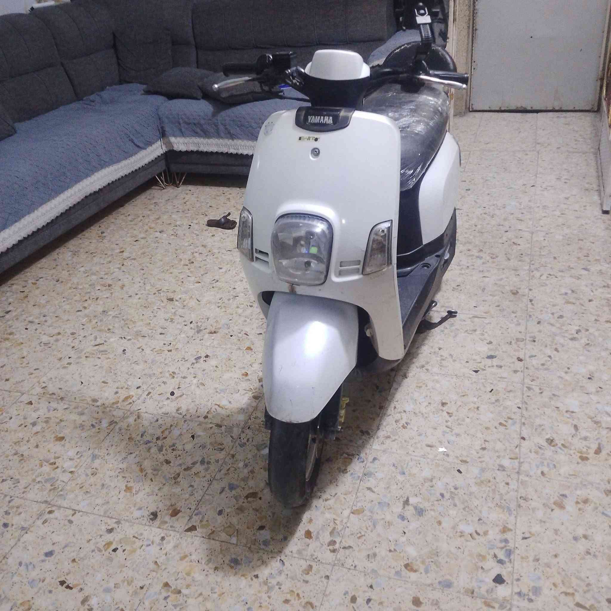 سلام عليكم متاح دراجه ماكس بوليسي كفالة عامه دراجه رمبه صارلهه 3 اشهر من نزلتهه سلف وهندر مكينه ناعمه مفتوحه شلعه ومعدل الكهربائية كلهه شغله قفل ستيرن قفل صندوك وراق كامله سعر 600 المكان مدينة الصدر رقم الهاتف ***********
