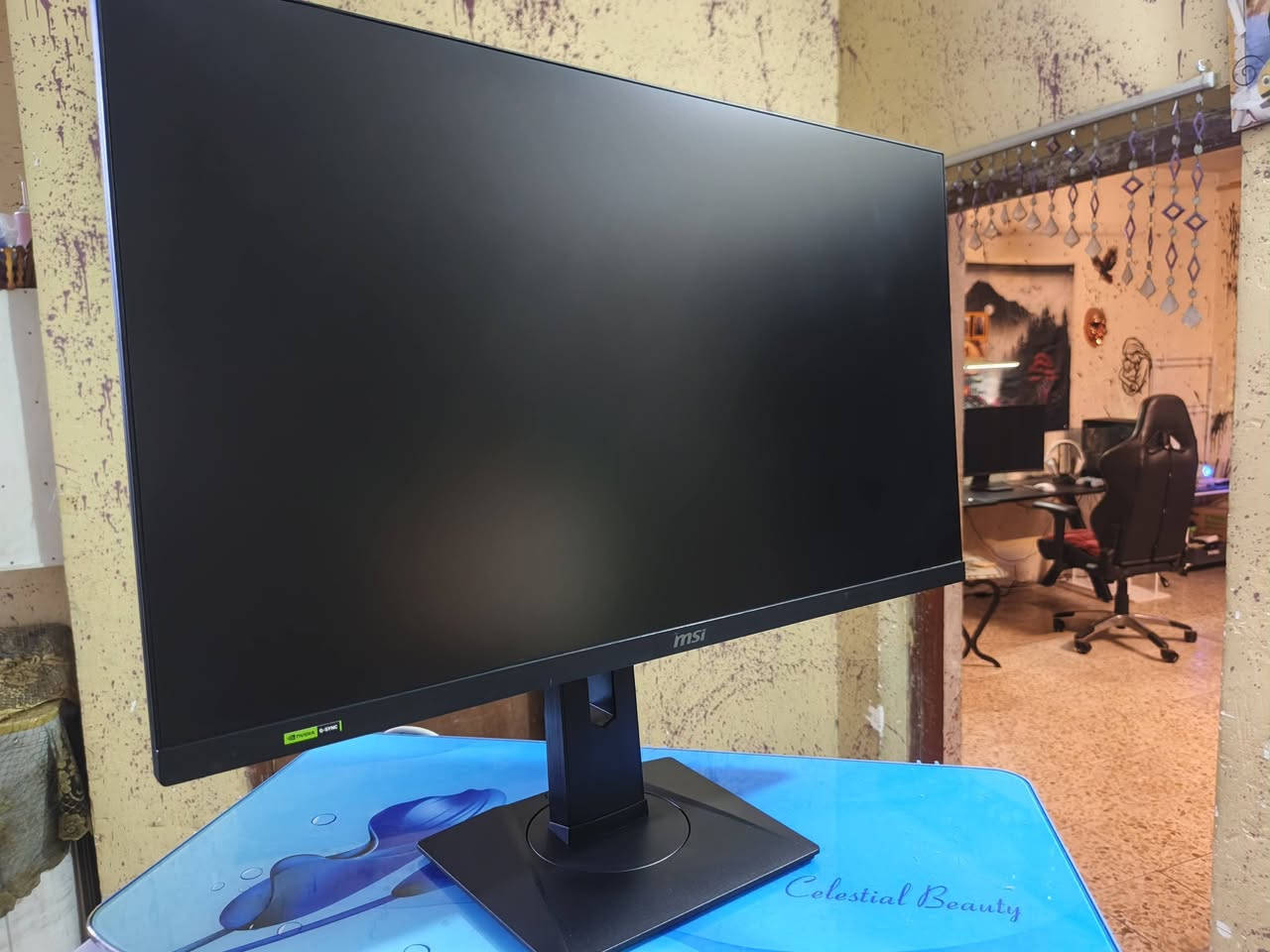 السلام عليكم 
شاشه msi
27
2k
Fast ips
Hdr 400
240 هرتز 
و بعد اكو تفاصيل 
سلاسه في العاب الشوتر
شاشه جديده و 
مكفوله من كل شي 
مكان بغداد البياع 
متواجد واتساب الي تخدمه يراسلني ***********
ملاحظه توصيل محافظات ماعندي تحياتي 🌹

نص مكتوب في الصور:
- Display information MSI G274QPX Display 1: Connected to NVIDIA GeForce RTX 5060 Ti Desktop mode 2560 x 1440, 240 Hz Active signal mode 2560 x 1440, 240 Hz Variable refresh rate Supported (48 Hz - 240 Hz) Bit depth 8-bit Color format RGB Color space Standard dynamic range (SDR) HDR certification Not found More about HDR certification Display adapter properties for Display 1 Choose a refresh rate A higher rate gives smoother motion, but also uses more power More about refresh rate
- msi ESPORTS GAMING NVIDIA G-SYNC RAPID IPS 240Hz 1ms GTG Wide Color Gamut 65W DISPLAY CERTIFIED HDR 400 msi