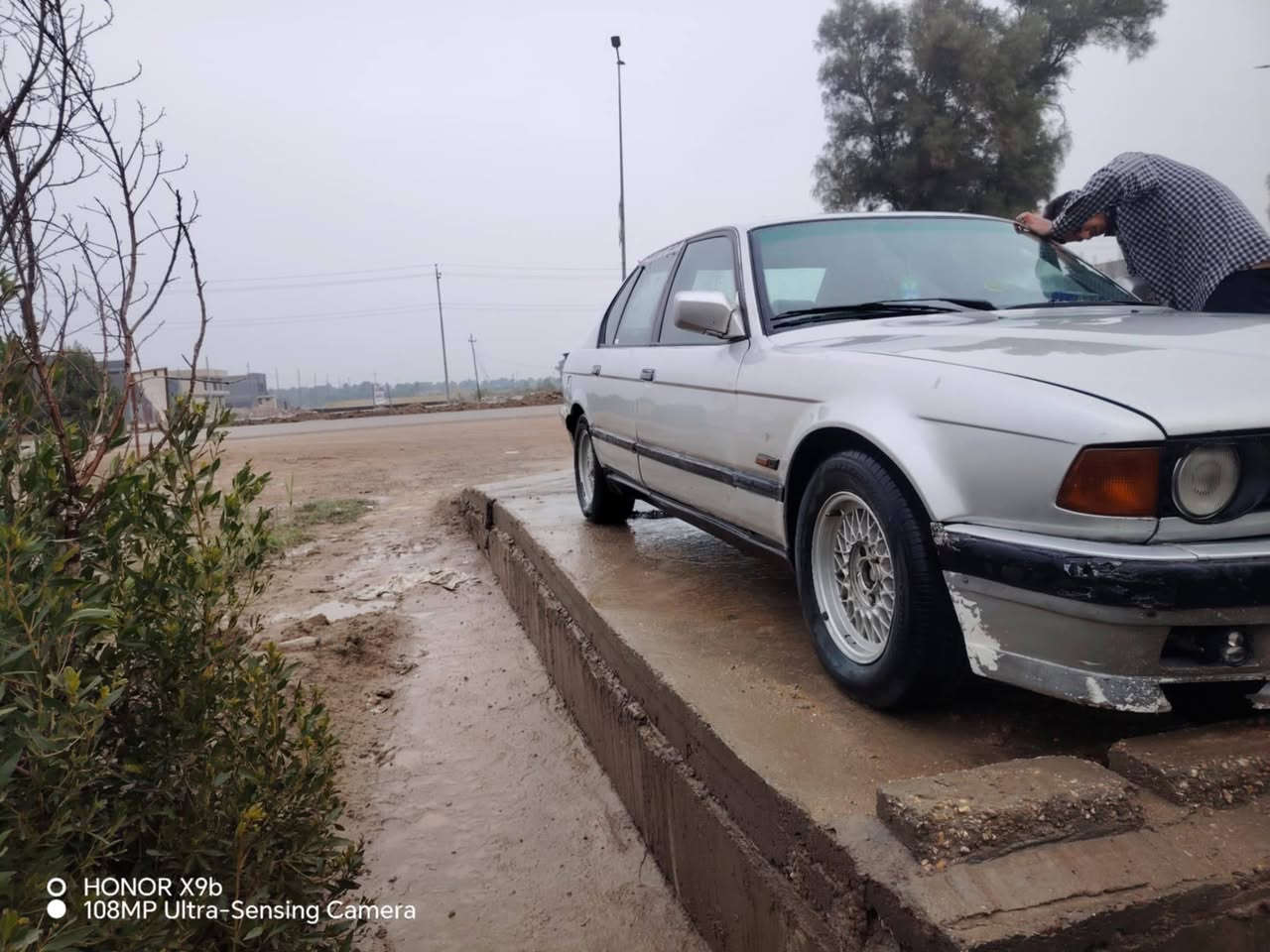 السلام عليكم ورحمه الله وبركاته امراوس ابتيكو عندي بي ام دبليو موديل 91 رقم بغداد سنويه 28 حجم 730 مكاني بابل رقم موبايل ***********

نص مكتوب في الصور:
- O HONOR X9b
- 108MP Ultra-Sensing Camera
- HONOR X9b
- HONOR X9b 108MP Ultra-Sensing Camera