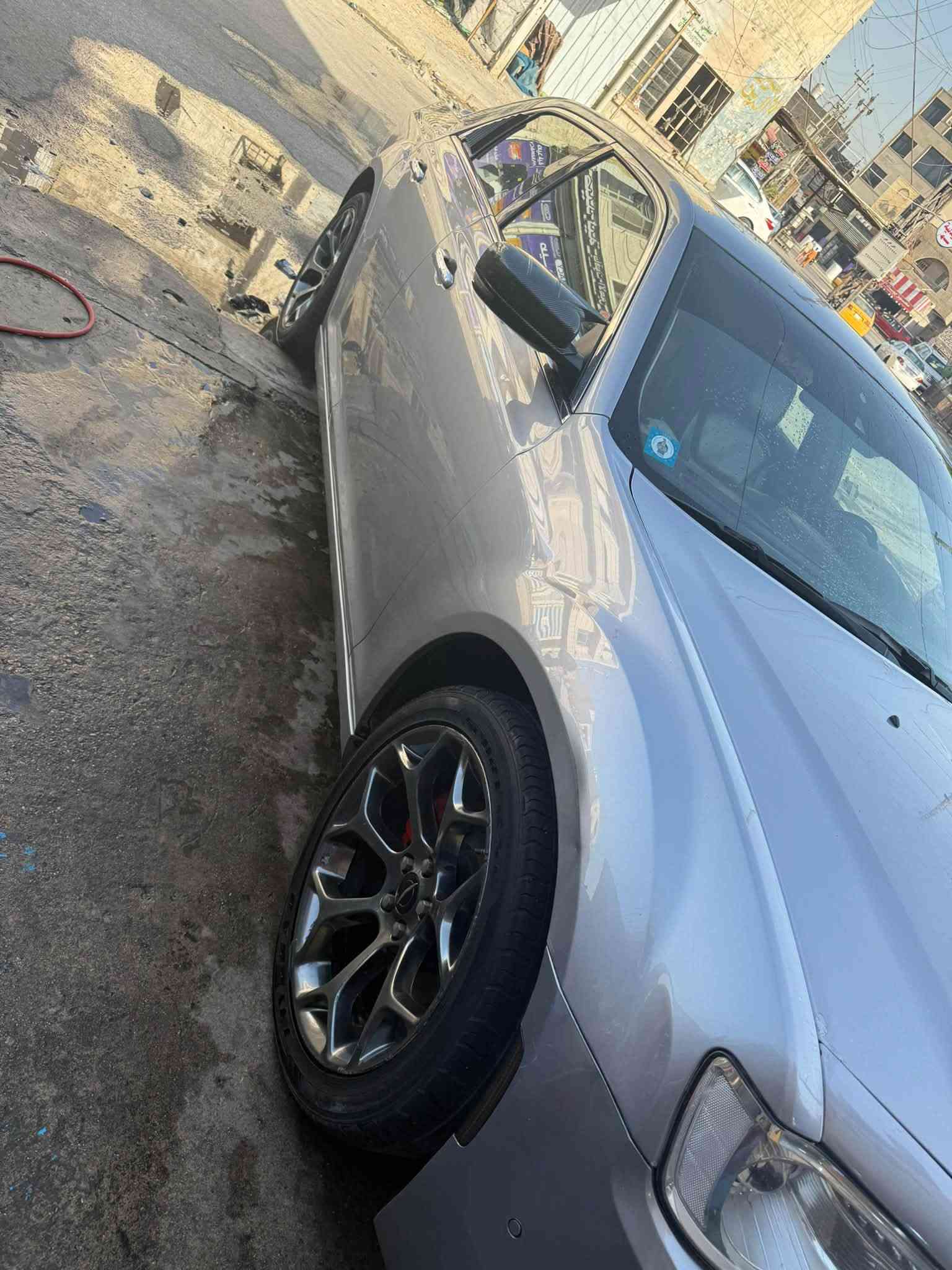 سلام عليكم اوباما موديل 2016 تو ويل اصل وراد امريكي حادثها فقط قبق الجنطه ومعمر نفسه بدون ايراباك بجم كبس السياره فوول مواصفات اللاخير رقم بصره انكليزي وبسمي سياره كامله وعليه سيرفس كامل مكاني  بغداد عارضها 185 قفل  ‭***********
