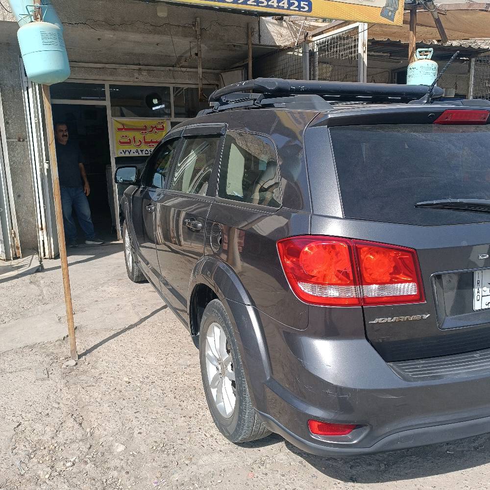 دوج جورني موديل 2014 محرك 2400بصمة تشغيل بصمة ابواب وجنطه تبريد ثلاثة قطع 7راكب اطارات جديده بطاريه جديده محرك وكير بحاله جيد جداً صدر جيد كهربائيات السياره بدون صبغ بدون حادث الحمدلله السعر المطلوب 11700قابل للتفاوض ان شاء الله مكان السيارة بغداد حي الخضراء السياره باسمي الاتصال على الرقم 
***********
***********
أبو عبدالله