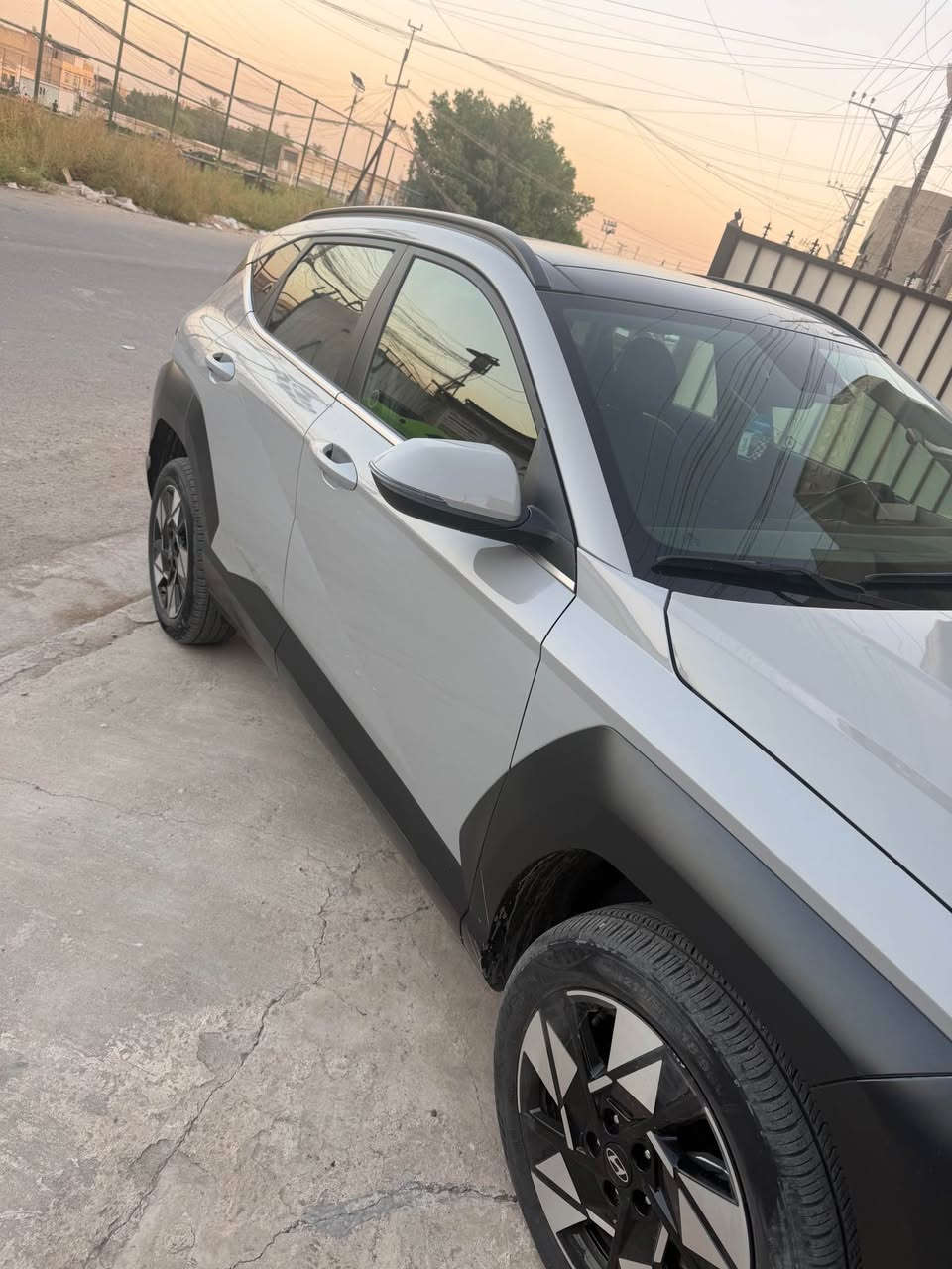 *هونداي كونا موديل ٢٠٢٥ وارد امريكي فول مواصفات 
*حادث بنيد مبدل مع طخة خفيفة في باب الجنطة 
*السيارة ماشية ٢٨ الف كيلو متر 
السيارة جاهزة من كلشي مناقصها شي 
مكان السيارة بغداد حي العامل 
اي استفسار والسعر الاتصال او مراسلة الرقم واتساب 
*********** بغداد, العراق
