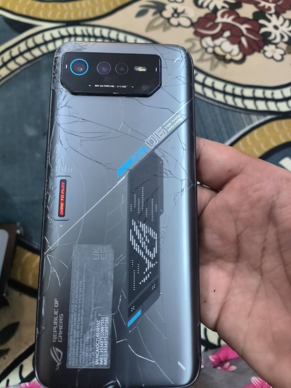 هاتف ROG 6D ذاكره 256 الرام 12 المعالج دايمنسي 9000 الجهاز معروف ومواصفاته فقط ظهر لي فطر والكلاس في فطر بس ما مؤثر على اللمس نهائيا الجهاز بدون ملحقات فقط حافظه سعر الجهاز 360 شراي اتصال او واتساب***********
