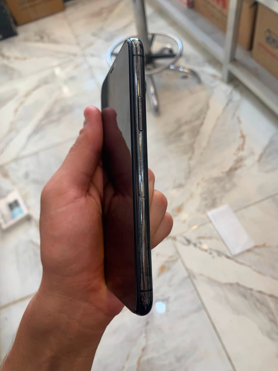 سلام عليكم 11برو للبيع ذاكره 256 مبدل شاشه وبطاريه فيس ايدي واكف وبي مجال لل شراي عنواني تكريت رقم بي واتساب ***********
