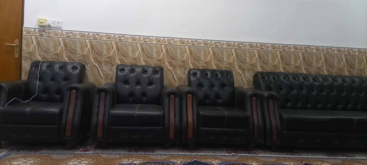 مكلف بالنشر
تخم مكتبي ماركة تركية 
جلد ثخين
السعر مليون 
للتواصل
***********
