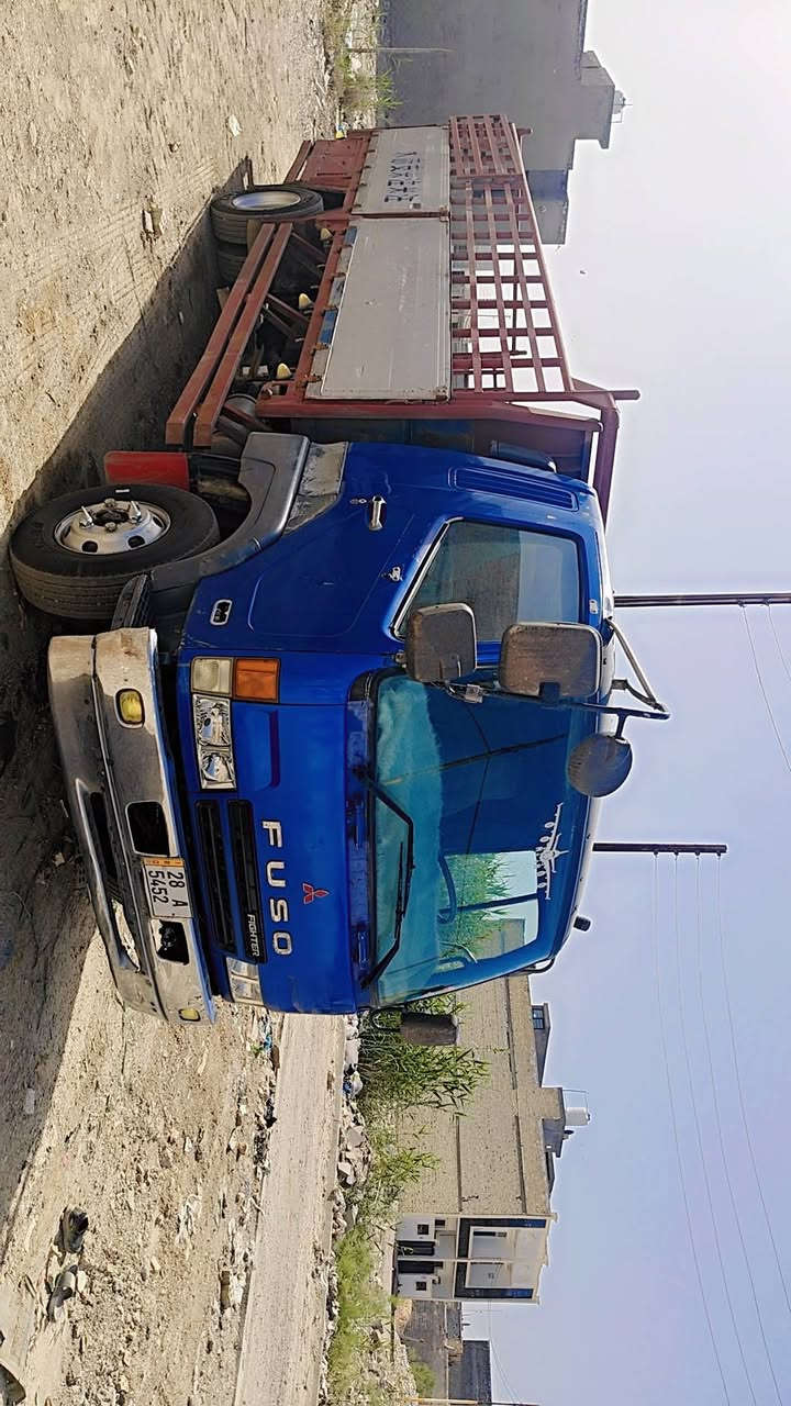 فوسو بزون موديل 96رقم نجف محرك 17مسكر 24ولف ميكانيكي كير برميل تراي السياره خفيف تخم تاير جديد خلفي 19٫5امامي17٫5طول السياره6و40مكفوله كفاله  عامه شاصي عريض بيها باج كرين  حداديه جديده بريك 4وياله توني فاتحهن سياره كبل شغل مكان السياره بغداد الدوره ***********
