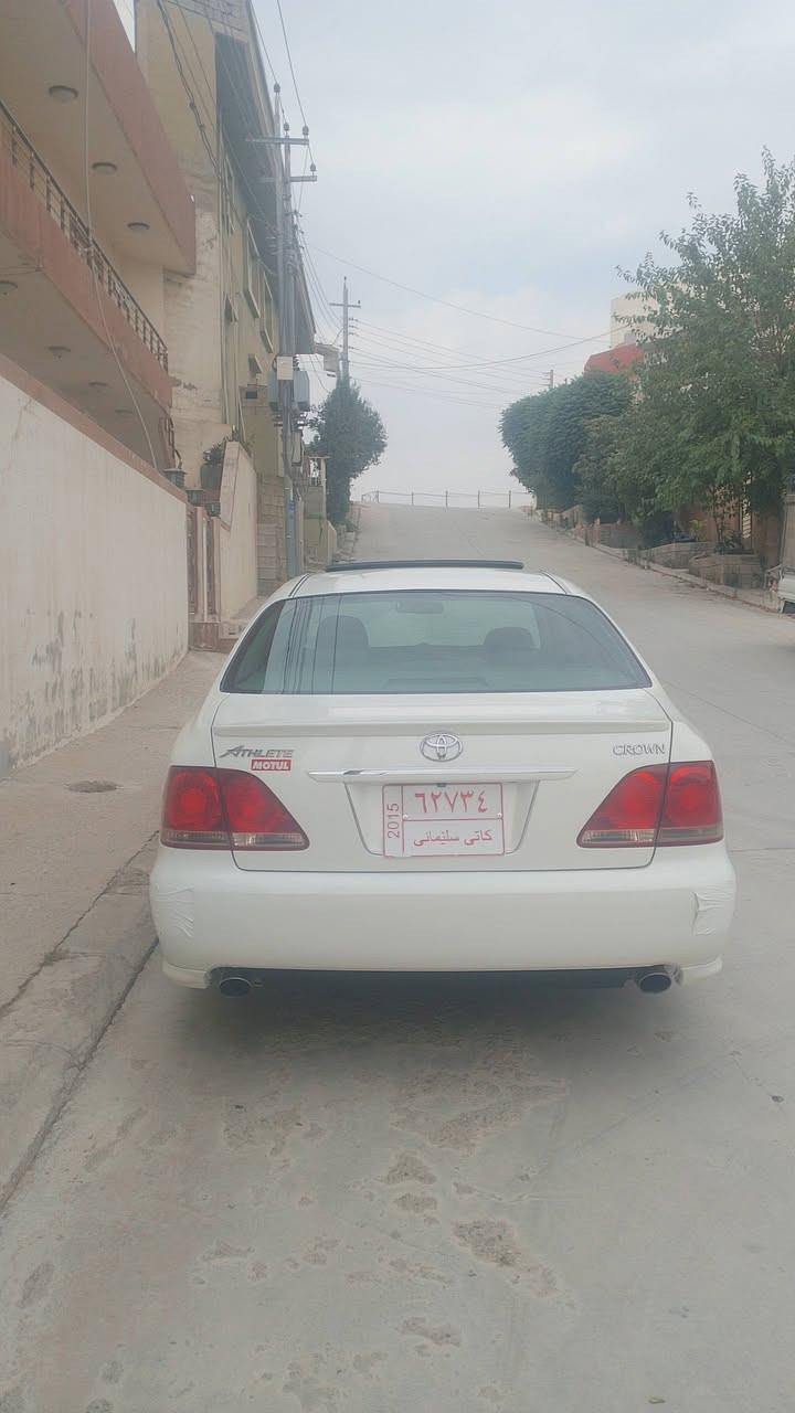 شاهینە سەدەف موس ٢٠٠٧
١٨٠ مەکینە بچوکی گێڕ گەورە
سڵایدو ئاوێنە ئیشارەت
یەک دەسە سەیارەی مەعرەز نیە
هەتا بڵێی پاکو بێمەسرەفە
چوار تایە لۆک
پاتری لۆک
هەموو شتێکی بەشەرتە
***********
