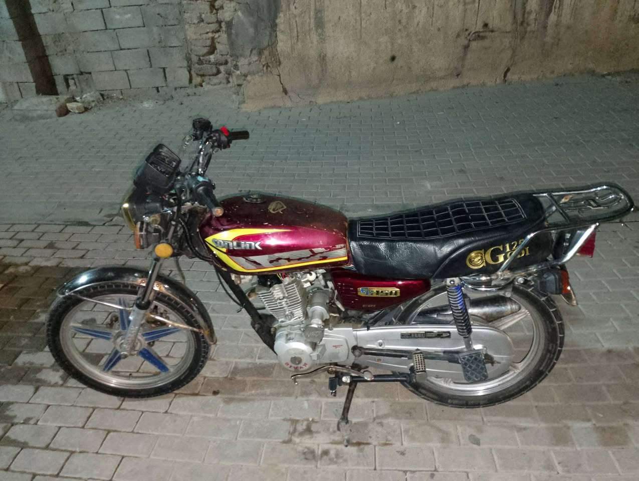 السلام عليكم
دراجه للبيع موديل 2019 دراجه معمرة جديد ضفيرة جديدة مجامع جديدة تانكي صفاحيات مازدة كله جديد بس يعوزها كلچات السعر 375 ووبيها مجال حك الجيه الرقم ***********
