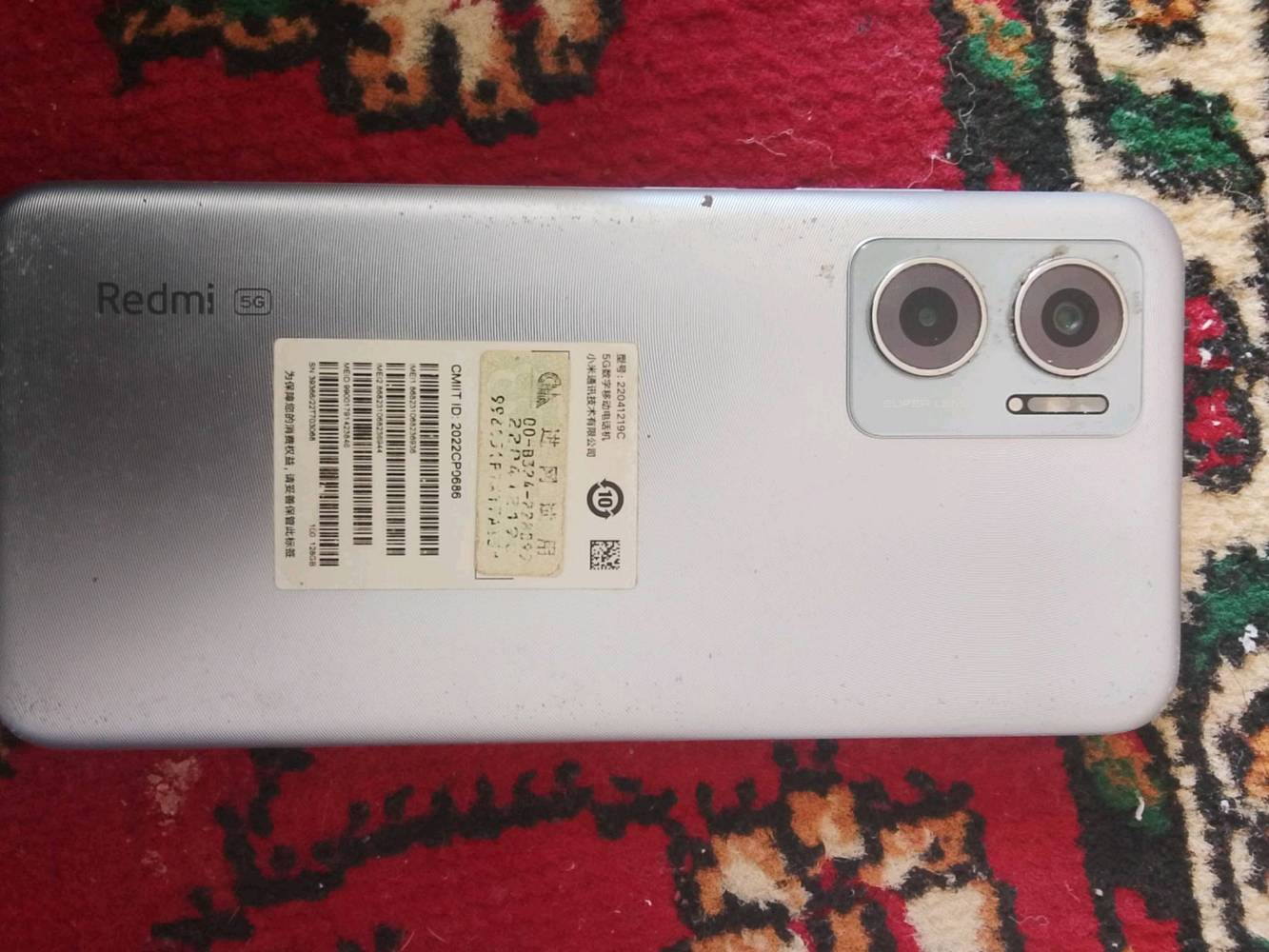 سلام عليكم شباب بنات عندي هذاه الجهاز ريدمي 10 G5 مستعمل عندي ملحقاته بس الزكه بيهه فطر شويه الذاكره 128 السعر 160قفل