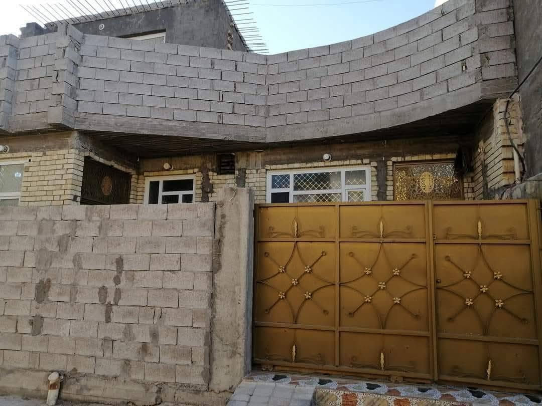 بيت جديد للبيع ع شارع الملعب بلفرع صيدليه الأحسان مساحة البيت 186 رقم غرفتين وصاله ومطبخ حمام استقبال كلدور رقم الهاتف ***********
