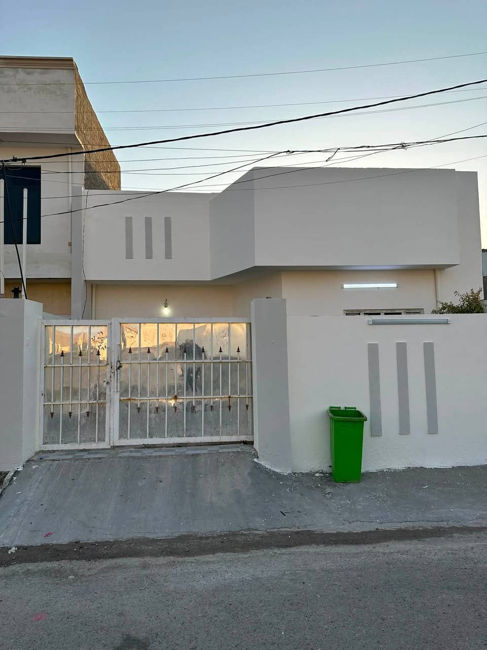 ((بسم الله الرحمن الرحيم))
🏡     🏘      🏚 

#بيت_للبيع         

🔴 جغيفي ثانيه 

مجمع توفيق 

✅المساحة : 150
 
مكون من2 غرف نوم
 صالات 1
ومطبخ 
واستقبال 
حمام عدد2
مناور عدد 2

 🛣 الشارع 🛣🛤 : 10

🗒📑⚖️ نوع الملك : طابو زراعي سند25 

💸💰 السعر  💰💸: 110🔴وبي مجال

للاستفسار : مراجعة 
🥇 مكتب الدليمي 🥇
🩸📍العنوان الجغيفي _نهايت سياج المقبرة على السايد الايمن.                         
                                     
            📱📲  للاتصال :  ميثم*********** 📞☎️

#عقارات_الفلوجة #عقار_للبيع #عقارات_الانبار #عقارات_العراق  #العقار #عقار
#العقار_للبيع #للبيع #بيع #بيت #بيوت #قطعة #قطع
#ارض #
