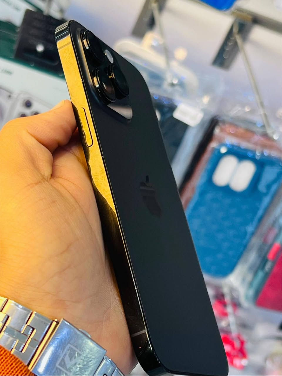 ايفون 14Pro Max شرق اوسط
بطاريه 86 
الذاكره 256 
برغي واحد ما مفتوح كله ابلاد 
كامل ملحقات معا الكرتونه والكيبل الاصلي 
السعر على الخاص او الاتصال على الرقم 
***********
📍كربلاء المقدسة
