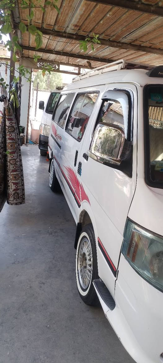 سلام عليكم فتون أف ٢٠١٤ سياره بلاديه بس الهلالات الاماميه معمره بيهه.  ٣ضربات بصيطه كلش مامعمرات هاتف *********** العنوان حي السلام شارع المستشفى
