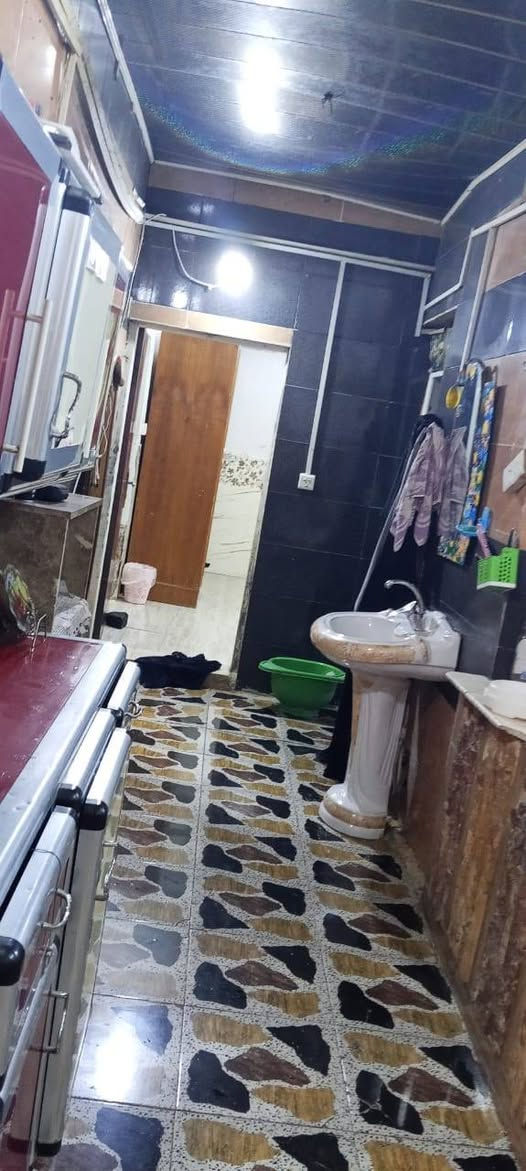 بيت ١٠٠متر كربلاء المقدسة حولي ابو مهدي المهندس سعره 30بي مجال لاستفسار اكثر الاتصال برقم ***********
