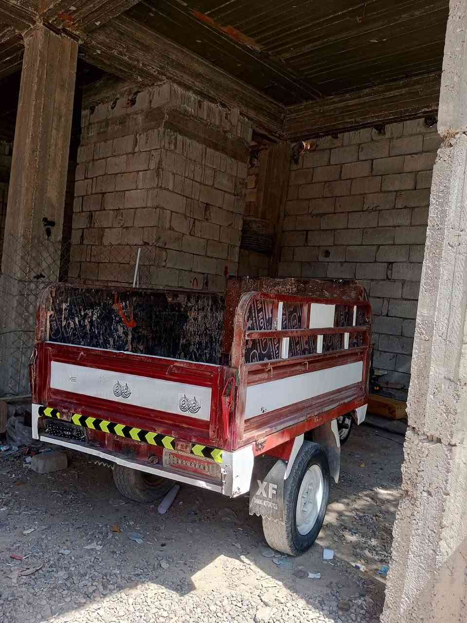 سلام وعليكم ستوته فحل عالي حوثيه  للبيع موديل 2023 محرك 23   الستفسار ع هاذا الرقم أو خاص المكان سامره  *********** السعر مليون 200 بيها مجال
