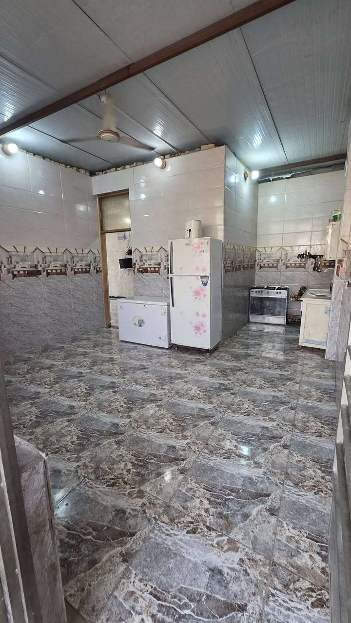 السلا عليكم دار للبيع اب حي خضير طابو 25مساحته 430 متر بناء طابوك مساحت البناء 150متر الطارمه 50 متر مربع  غرفتين 4×4 هول 7×4مطبخ حار وبارد 5×6 مضيف 6×5 ترك مترين حديقه نزال 27واجهه 7   سقف سندويج البيت ركن معزول وطنيه مولد ومي ومجاري
/ ***********
السلا عليكم دار للبيع اب حي خضير طابو 25مساحته 430 متر بناء طابوك مساحت البناء 150متر الطارمه 50 متر مربع  غرفتين 4×4 هول 7×4مطبخ حار وبارد 5×6 مضيف 6×5 ترك مترين حديقه نزال 27واجهه 7   سقف سندويج البيت ركن معزول وطنيه مولد ومي ومجاري
