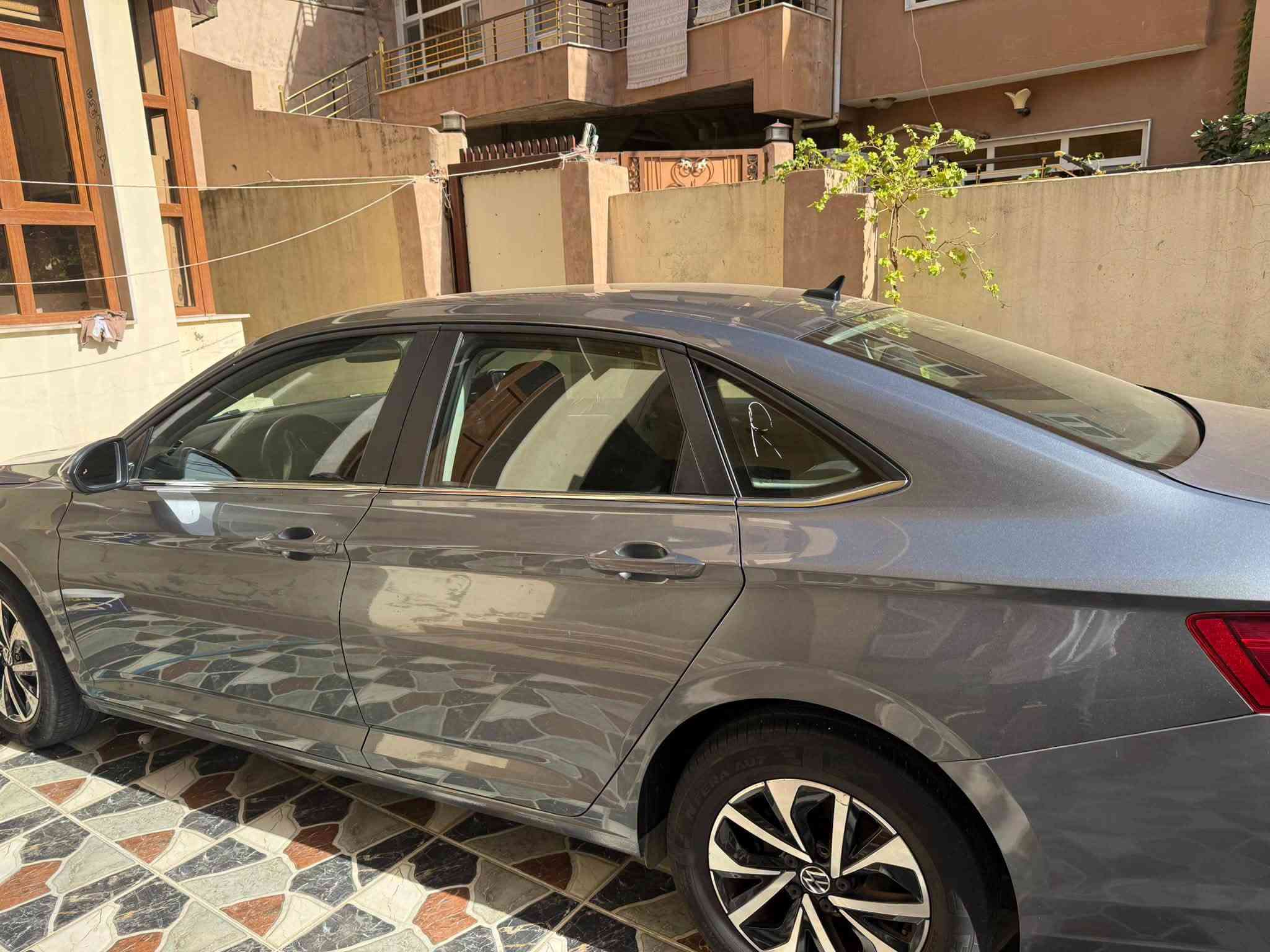 جيتا موديل 2024

ضرر جملغ و باب بدون دواخل

سياره بدون ايرباك فقد پرده سيستم شركه

سياره رقم كاتى

عنوان عقرة

رقم موبايل أو واتس أپ***********

سعر120ورقه ومحال بسيط
