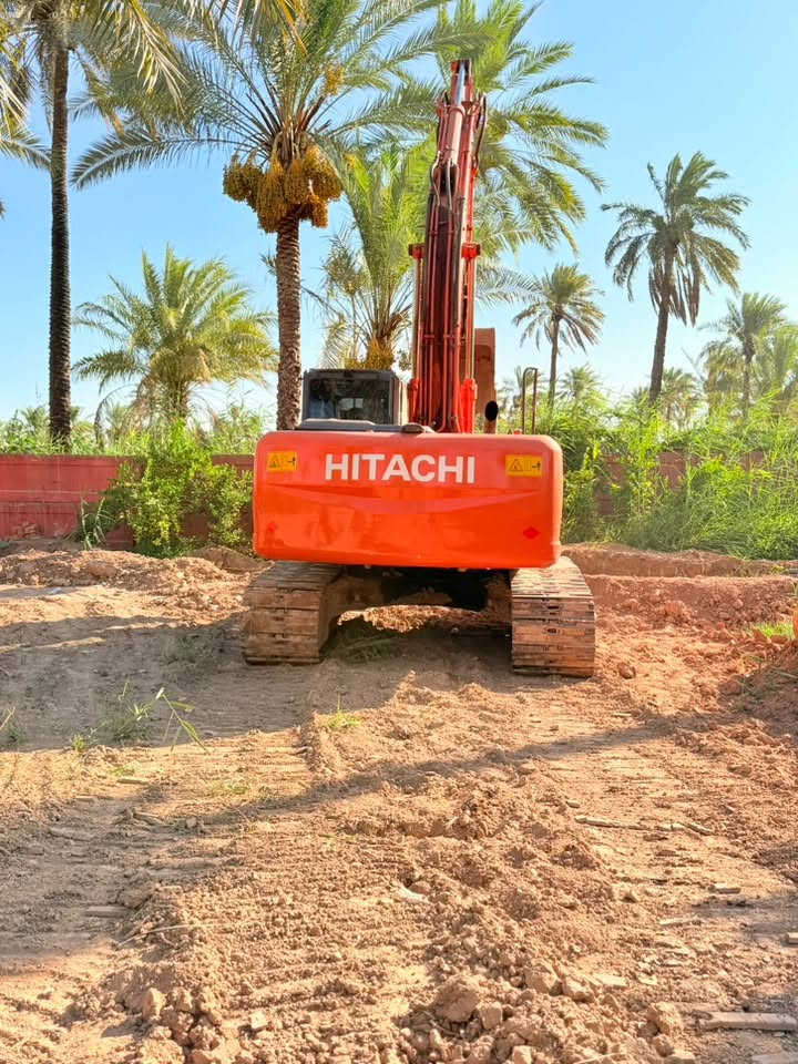 للبيع حفاره هيتاشي زت ثري حجم 210 ايلسي 
جاهزه للعمل تبريد ثلج حداديه 100 زناجيل رولات كله كفاله
رقم بغداد سنويه 30 مئسسه نقار كماشه 
استفسار رقمي ***********
