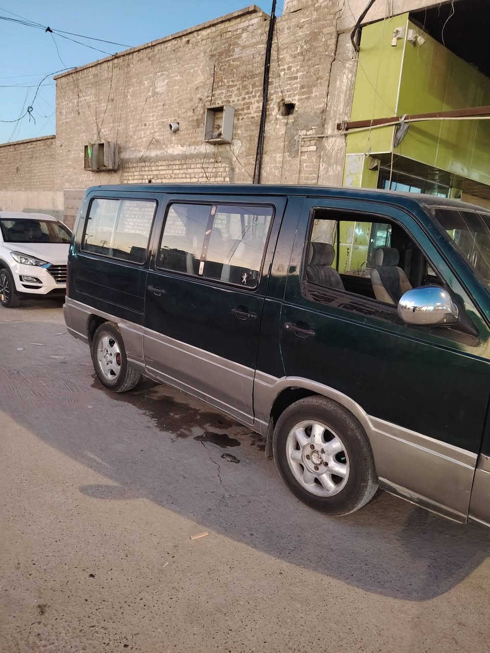 سياره للبيع موديل 96 جاهزه من كل شيء سنويه ثانويه 31 مصفره هيا مرور ***********
