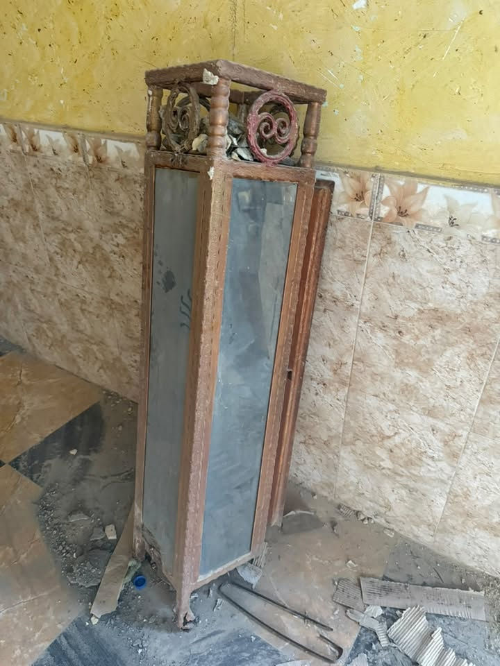 السلام عليكم  محجر حديد ثقيل درجه اولى مع دنكه كرستاله و لشليمان روماني ثقيل
الكان دغاره 
*********** واتساب
