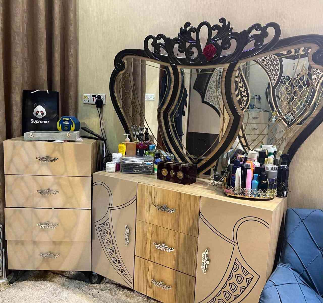 غرفه نوم 9قطع نضيفه جدا سعر 550الف عنوان بغداد مدينة الصدر رقم بي وتساب فقط *********** اخذ سكرين للمنشور ودز وتساب
