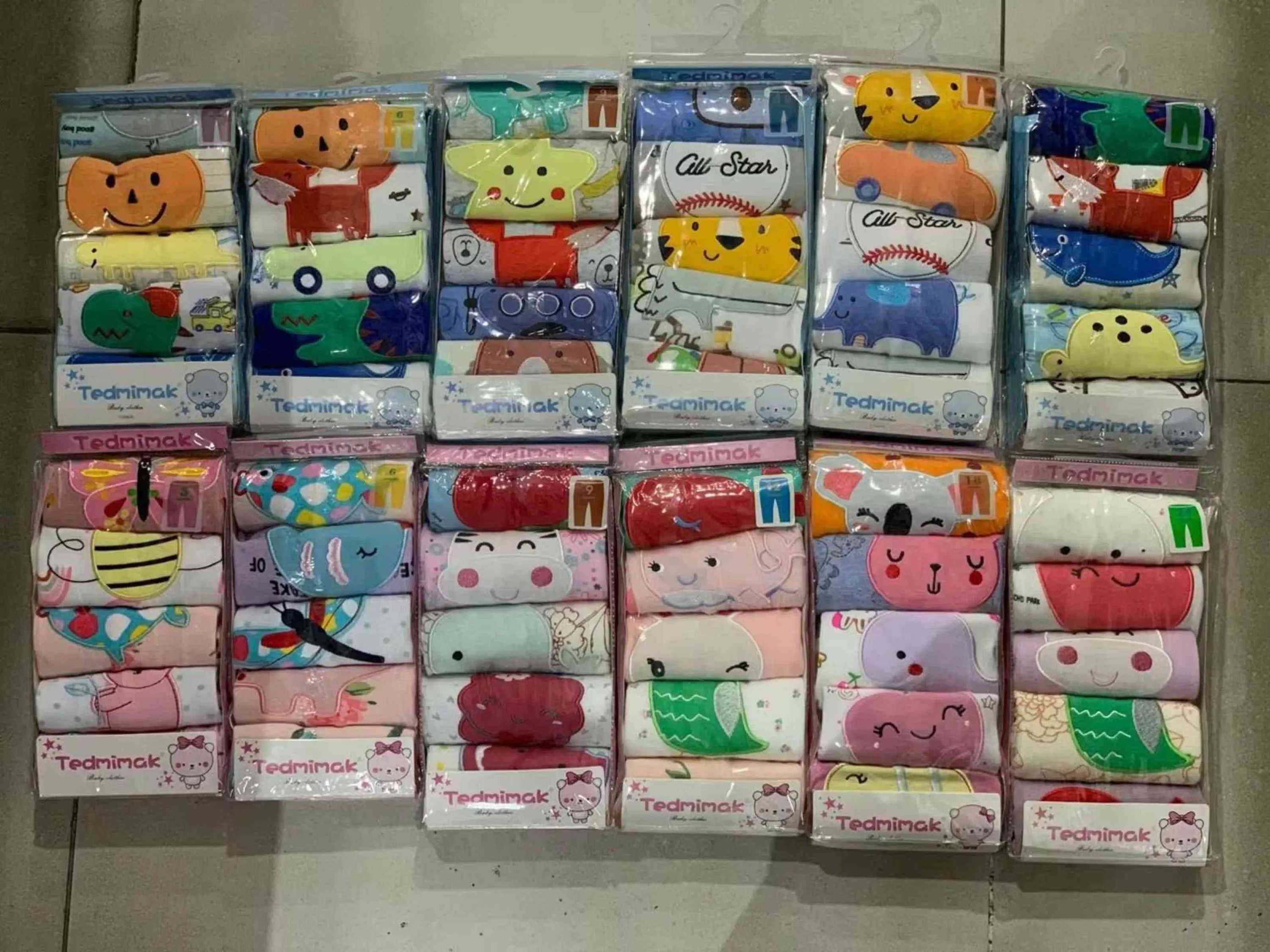 🧸✨ أوفرات البيبي وصلت… والنعومة تحچي وحدها! ✨🧸 من أول لحظة لبيبيكم، خلي اللبس يكون ناعم، مريح وحلو بنفس الوقت 😍💕 👶 الأوفرات متوفرة بقياسات: من 0 شهر إلى 24 شهر 🍼 🌸 موديلات حلوة ومناسبة للبيبيات 🌸 أقمشة ناعمة ومريحة على بشرة الطفل 🌸 ألوان ونقشات متنوعة 🌸 عملية للّبس اليومي والخروج 🌸 مناسبة كهدية للبيبي الجديد 🎁 💖 إذا تدورون على لبس بيبي مرتب وناعم ويخبل بالصور… لا تفوتكم هالأوفرات! 📲 للحجز فقط واتساب: *********** 🚚 توجد خدمة توصيل 📍 الموصل – حي سومر – مقابل أعراس راما #البسه_الكرم_للاطفال #اوفرات_بيبي #ملابس_اطفال #ملابس_مواليد #حديثي_الولادة 

نص مكتوب في الصور:
- عمر 9 أشهر اليسا الكرم للأطفال