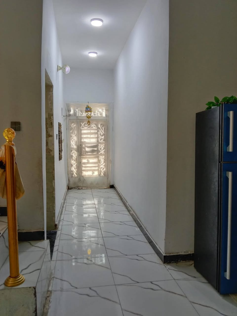 بيت زراعي للبيع المساحه 200م طريق السنيه منطقة ام طباشي طريق الزوار خلف حسينيه سفينه النجاة للاستفسار الاتصال على الرقم *********** واتساب علما ان البناء بلوك كركوك وعكادة وبيت كلش نظيف والبيع مع الاثاث والسعر ٦٠
